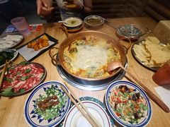 -洱火云南酸菜牛肉火锅(石景山当代商城店)