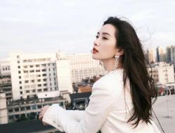 -丝语萱形象