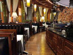 -八府香鸭·啫啫煲(华山路店)