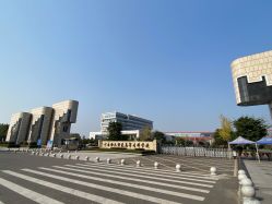 -V8潮牌·接发烫染连锁