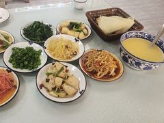 -秦扬居特色菜馆(上王村)