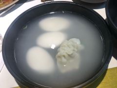 餃子年糕湯-满足五香猪蹄(东大门店)