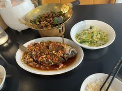 香煎鲫鱼-小稻田辣椒炒肉(大浪商业中心店)