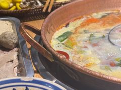 -洱火云南酸菜牛肉火锅(石景山当代商城店)