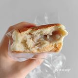都很好吃但全是热量炸弹。肉松卷味道淡很一般