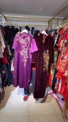 -月月婚纱礼服仓储店(王府井店)
