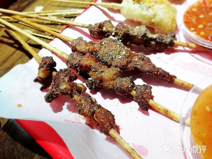 八万裹面小串(三角地店)-滋滋香排骨串-菜-滋滋香排骨串图片-锦州美食