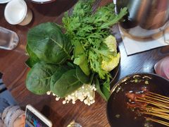 -虾弄弄海派小龙虾·牛羊蝎子火锅