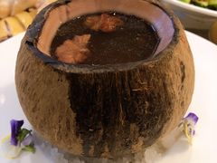 椰子八宝鸡汤-闻见中国海南菜(K11店)