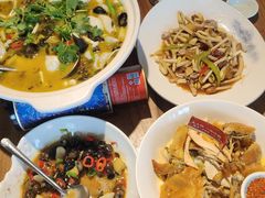 -头上红煨盐鸡·非遗院子餐厅