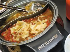 -阿瓦山寨·湘菜现炒·剁椒鱼头王(咸阳总店)