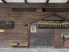 -Fridi Patisserie Cafe