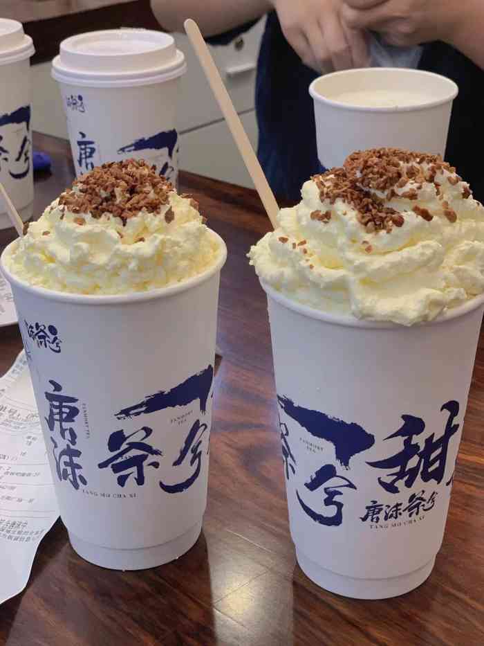50 打分 唐沫茶兮(富万邦店)  「碧凝霜雪」红茶底鲜奶,很香醇的奶茶