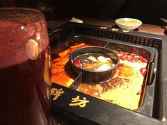 -老牌坊云南鱼豆花火锅(哈西万达店)