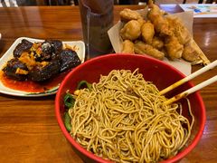 -爆炸头阿姨小四川正宗川味小吃(无任何分店)