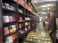 -钟书阁(松江泰晤士小镇店)