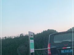 -三峡国际房车露营地(G348店)