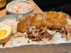 招牌肘子浇汁米饭-有肉食·虎九闽菜(798艺术区店)