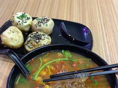 -小杨生煎(金山百联购物中心3楼店)