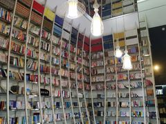 -钟书阁(松江泰晤士小镇店)