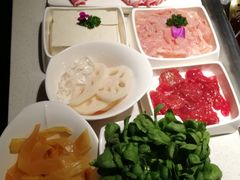 -海底捞火锅鲜切牛肉主题店(长寿路店)