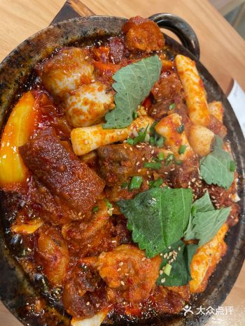 霜花店的麻辣猪蹄炒鸡推荐️