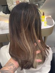 -Tloml salon