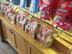 面包甜点陈列柜-味多美(民星路店)