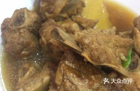 Stewed Pork Ribs in Iron Pot