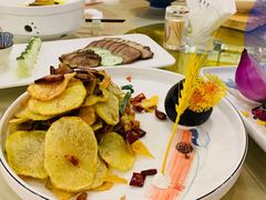 -黑青稞庄园·新式藏餐·牦牛肉汤锅(新都桥店)