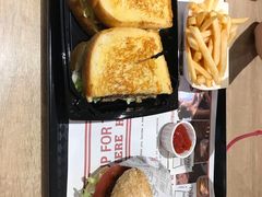 -The Habit Burger Grill 哈比特汉堡(爱琴海店)