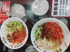 -牛一嘴·兰州牛肉面·大盘鸡(财富中心店)