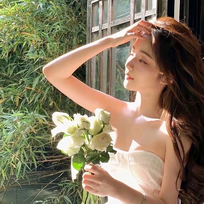 清新简约女头像