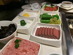 -海底捞火锅鲜切牛肉主题店(长寿路店)