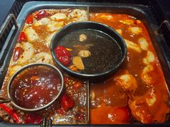 -老牌坊云南鱼豆花火锅(哈西万达店)