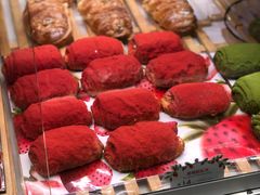 草莓脏脏包-巴黎贝甜(杨浦宝地店)