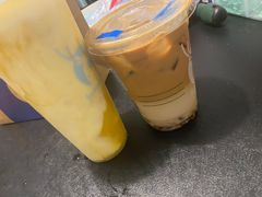 -瑞幸咖啡(凯德埃德蒙顿路店)