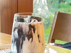 -Chom Cafe and Restaurant