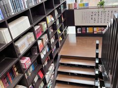 -钟书阁(松江泰晤士小镇店)