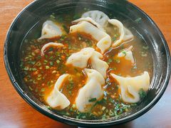 -鸿浩扒猪脚米线