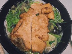 豬潤牛肉皮蛋芫茜米粉-华嫂冰室(尖沙咀店)