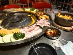 -哈哈碳都·牛肋条无限自助烤肉(台江万达店)