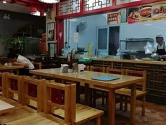 大堂-老爆肚满五香烧牛羊肉
