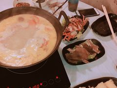 -鲜入围煮花胶鸡海鲜火锅