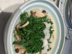 金银蛋上汤浸海南五指山野菜-鹏瑞莱佛士酒店·云璟 Yun Jing