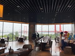 靠窗位-武汉世茂希尔顿酒店·汇·全日餐厅
