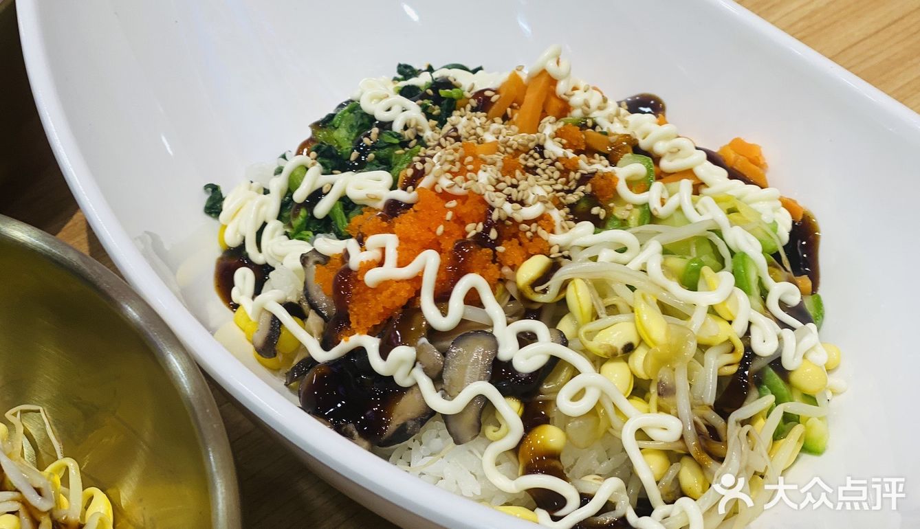 开在吾悦广场的一个韩料拌饭店我忘记名字了