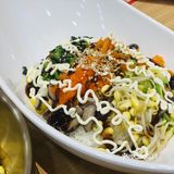 开在吾悦广场的一个韩料拌饭店我忘记名字了