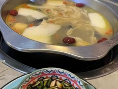 -光头药膳鸡(莱茵小镇店)