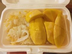 -芒果糯米饭摊子